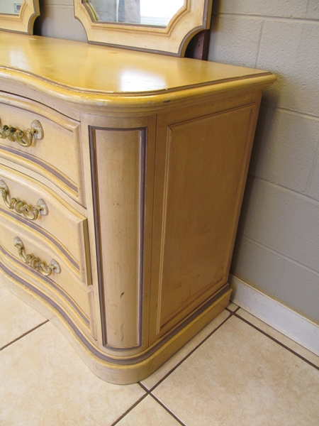 Thomasville Dresser & 2 Mirrors