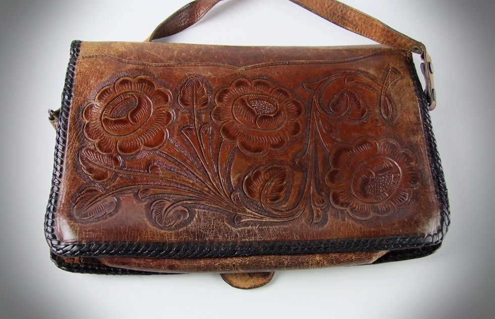  Vintage handtooled leather leather shoulder bag 