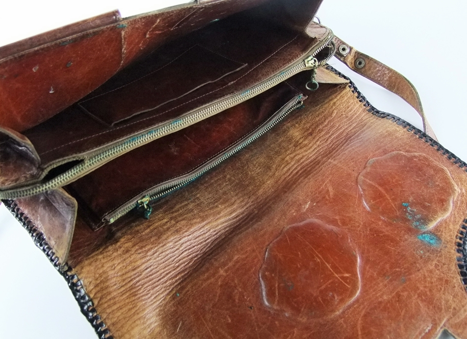  Vintage handtooled leather leather shoulder bag 