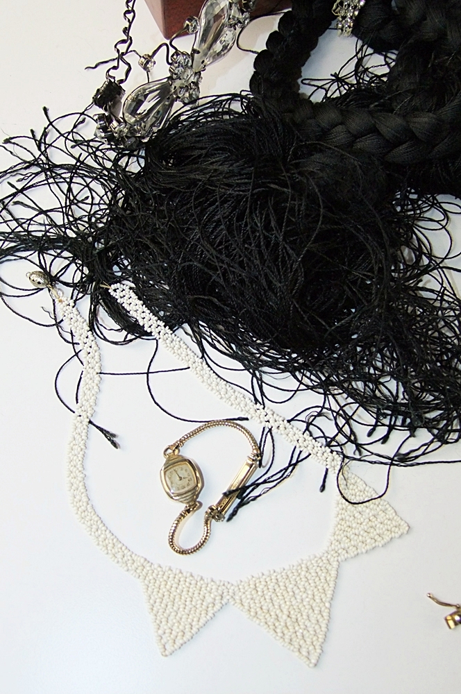 A random lot of vintage jewelry and accessories 