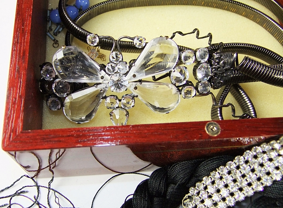 A random lot of vintage jewelry and accessories 
