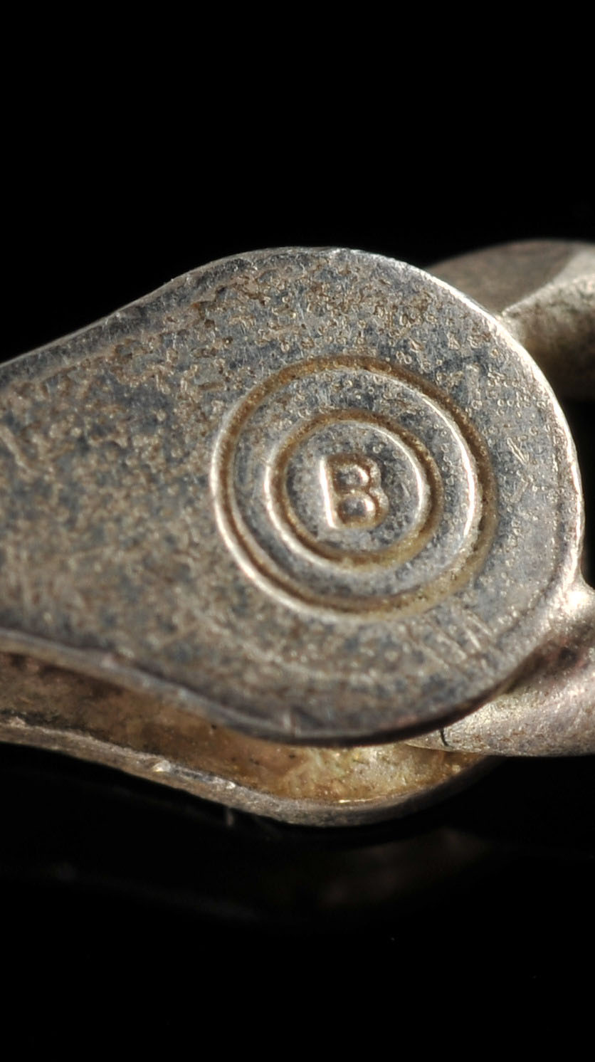 A sterling silver link necklace with a cast sterling silver panther pendant and a sterling silver link braclet