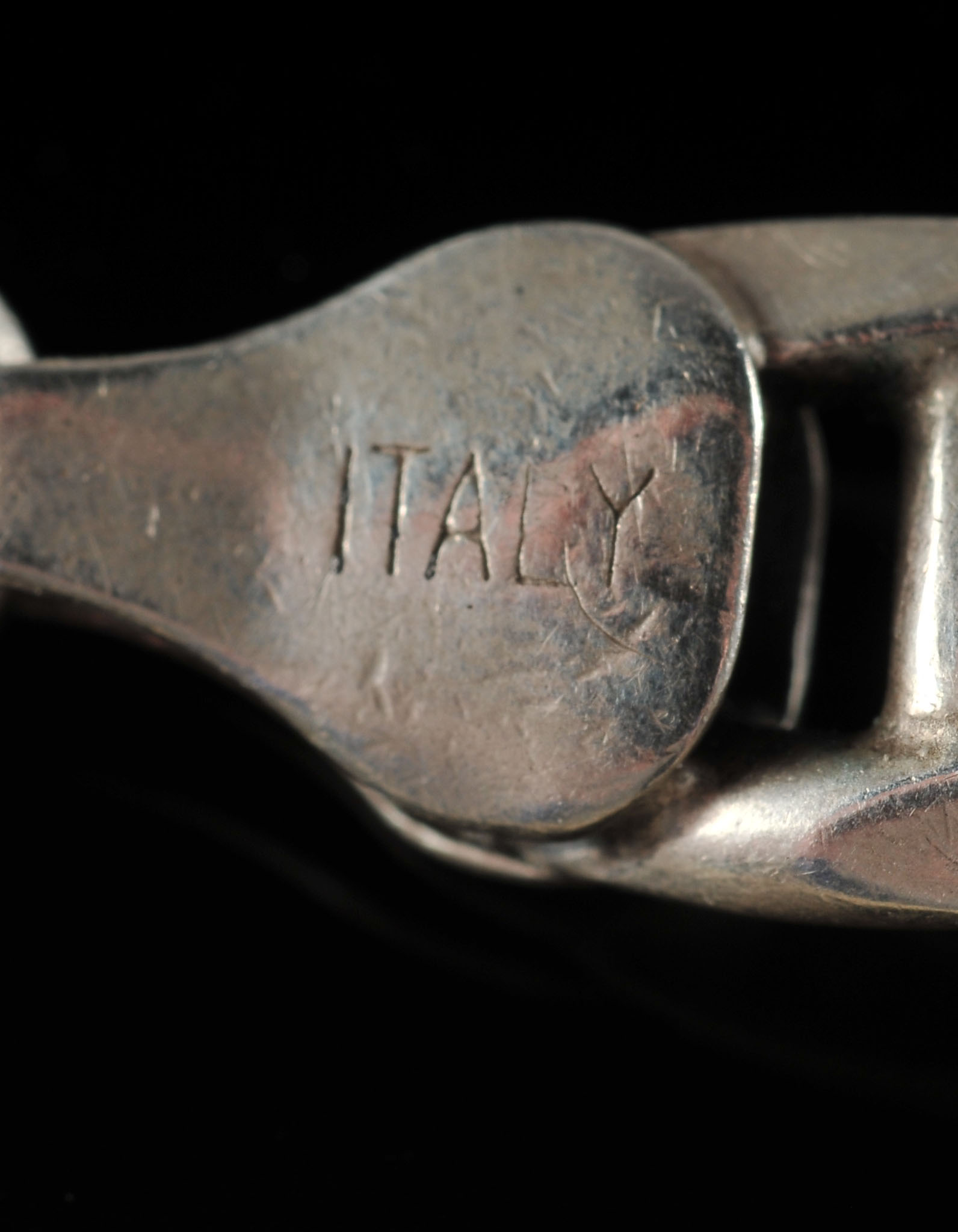 A sterling silver link necklace with a cast sterling silver panther pendant and a sterling silver link braclet