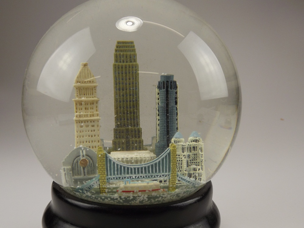 Cincinnati Skyline Snow Globe