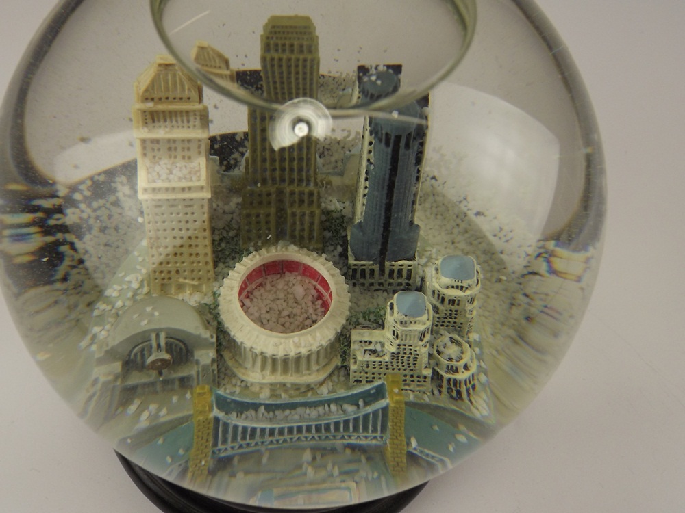 Cincinnati Skyline Snow Globe