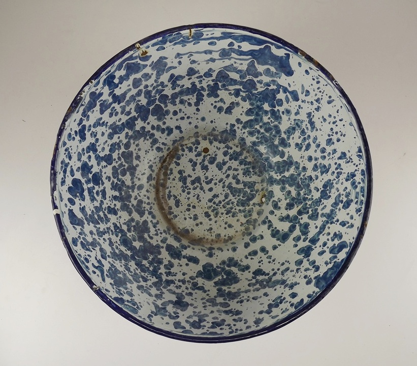 Graniteware Bowl and Decorative Wood Utensils 