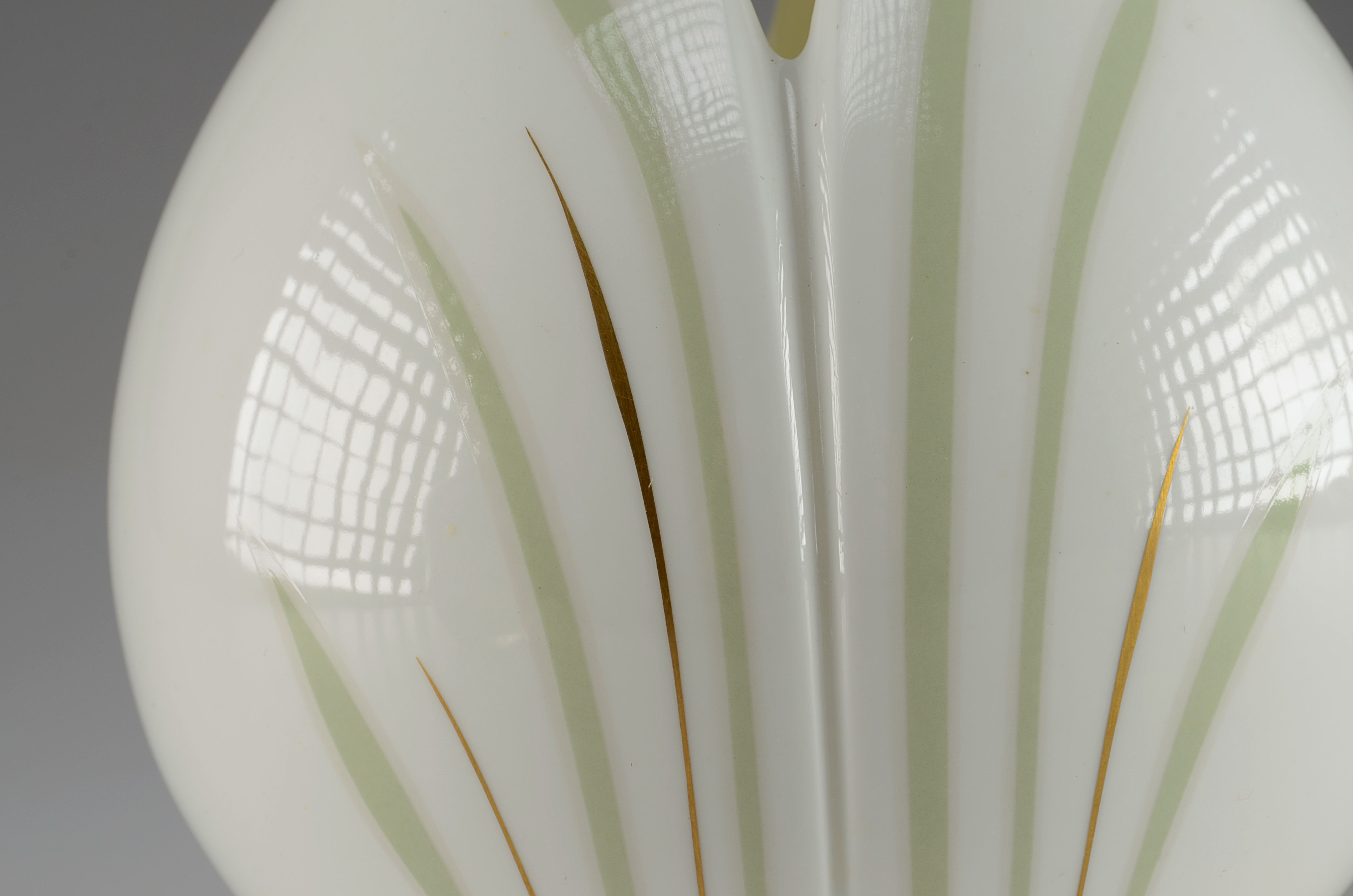 Royal Doulton Tulip Vase ca 1982-1988