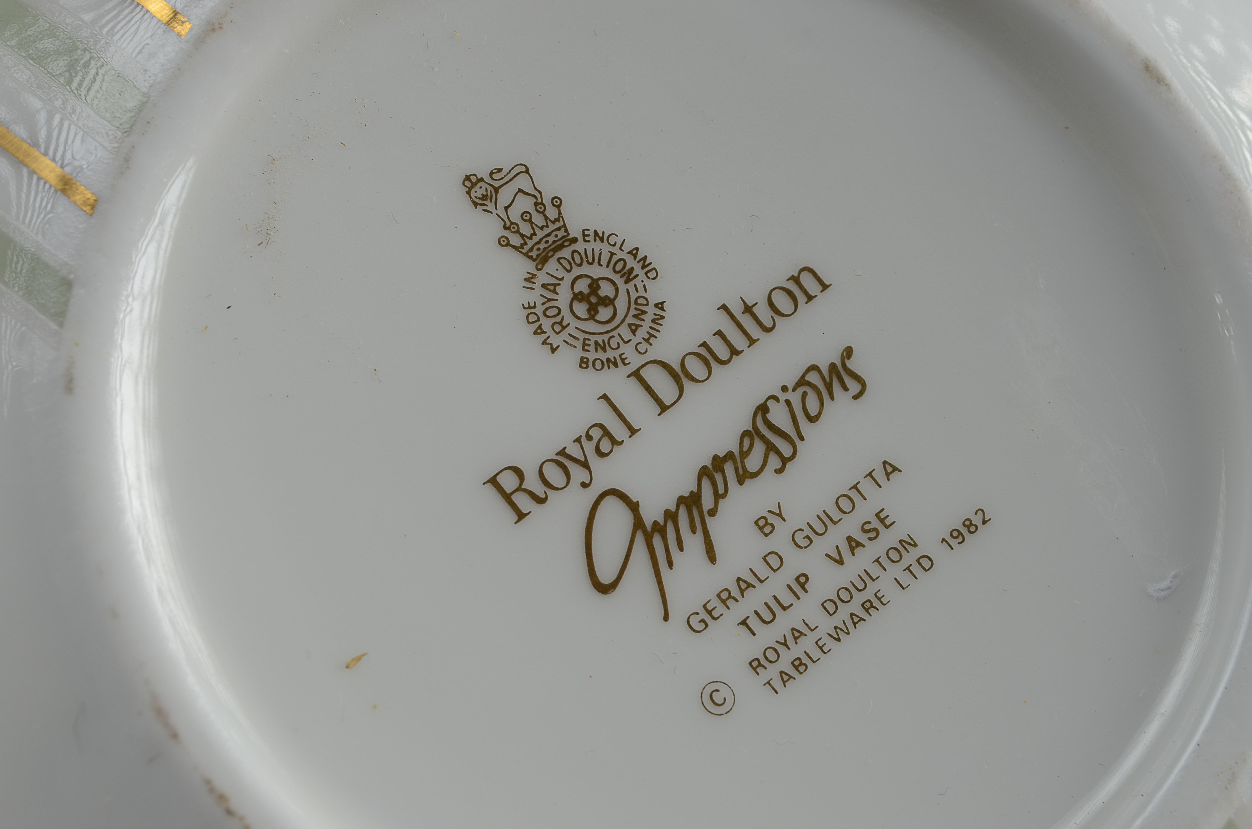 Royal Doulton Tulip Vase ca 1982-1988