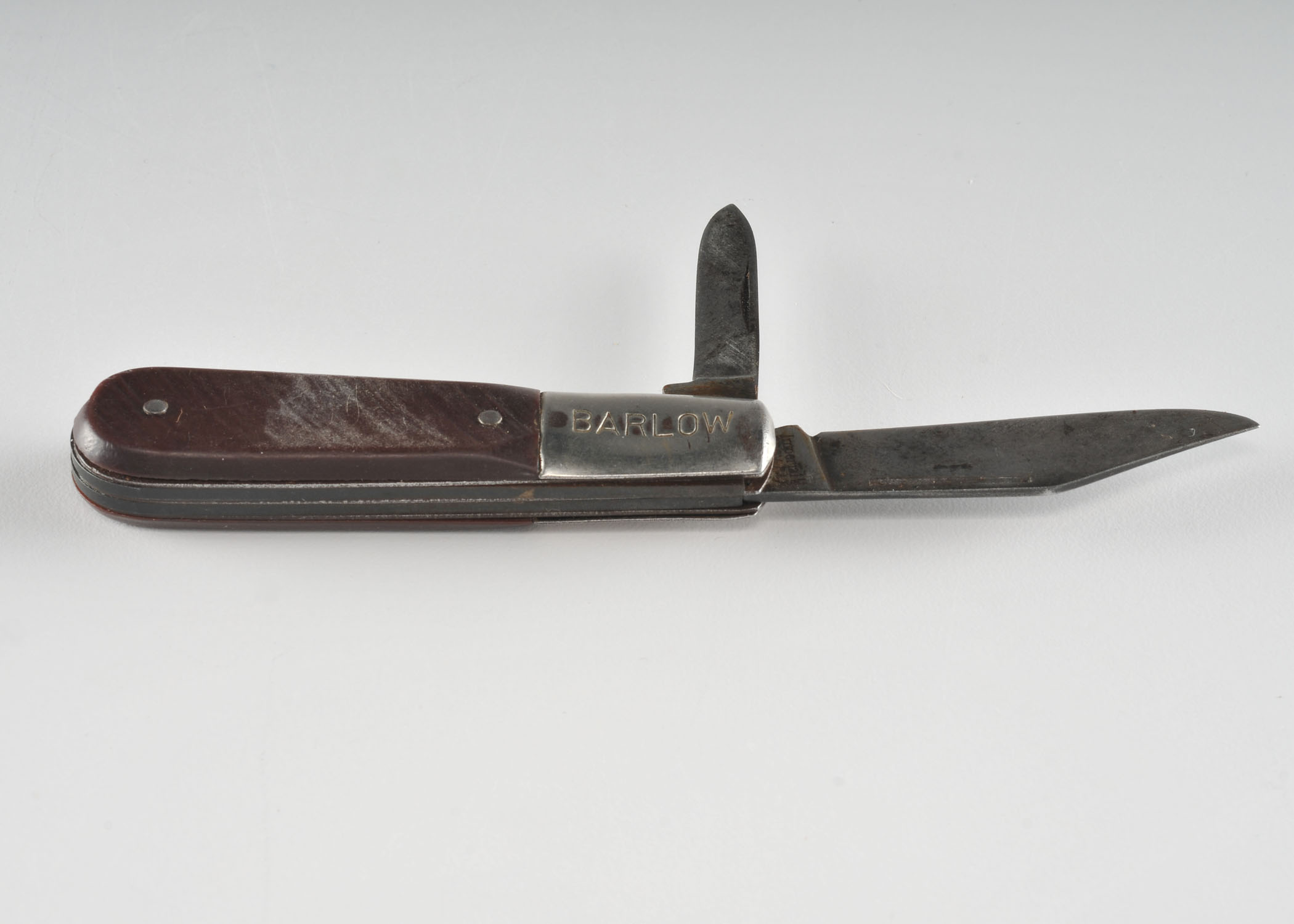 Vintage Barlow two blade pocket knife with brown handle.