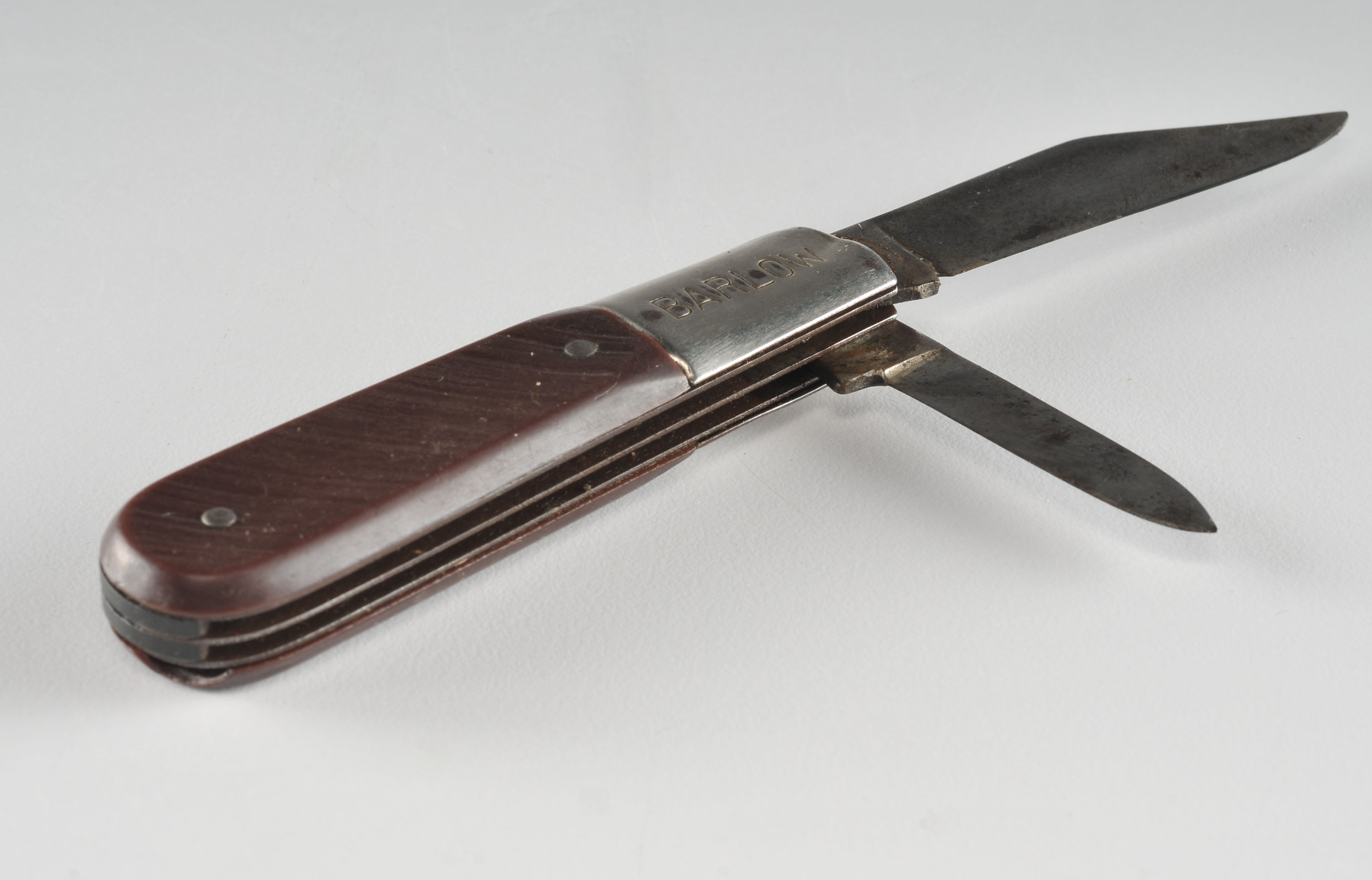 Vintage Barlow two blade pocket knife with brown handle.