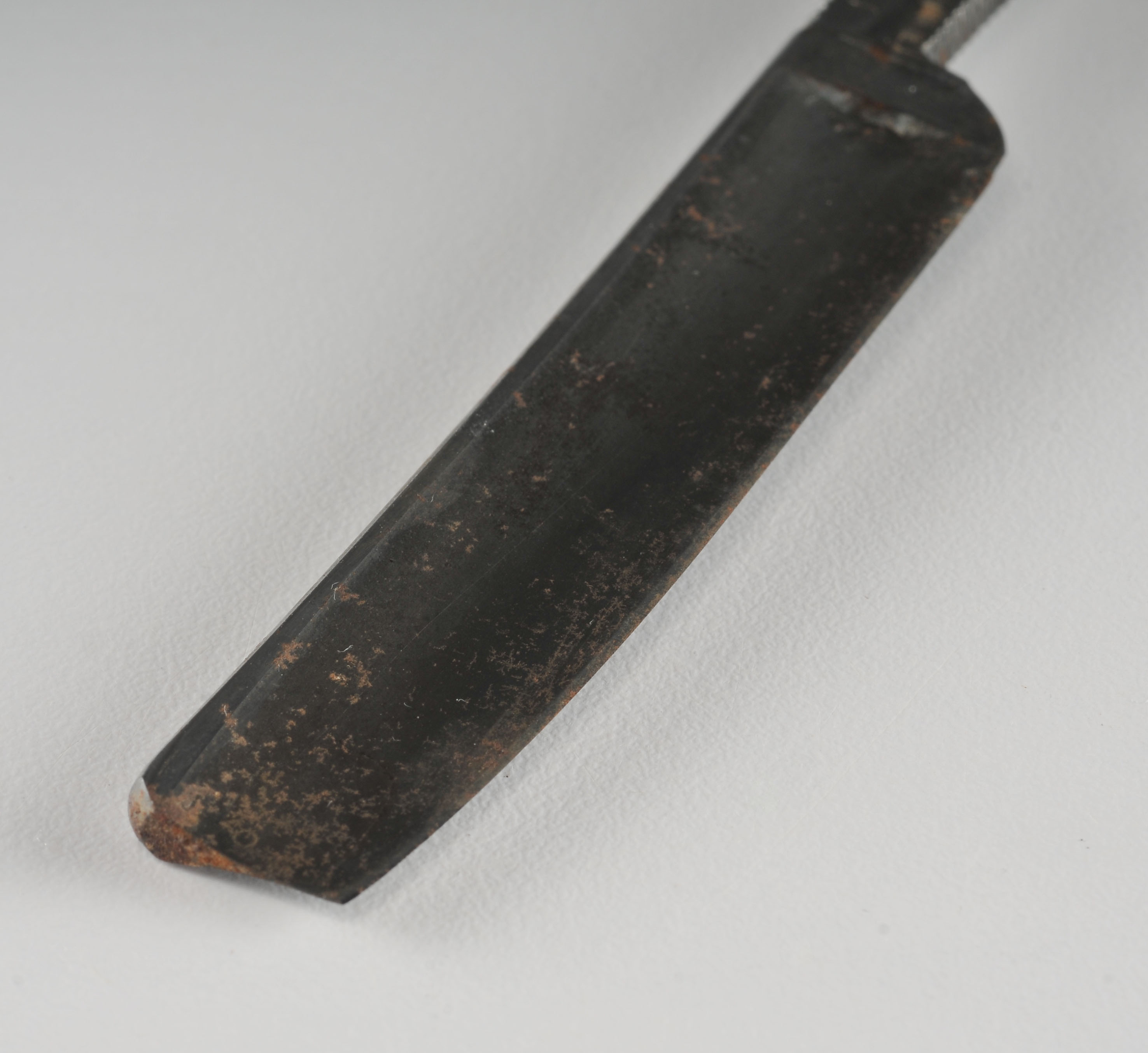 Vintage straight razor with bone/ivory handle. 