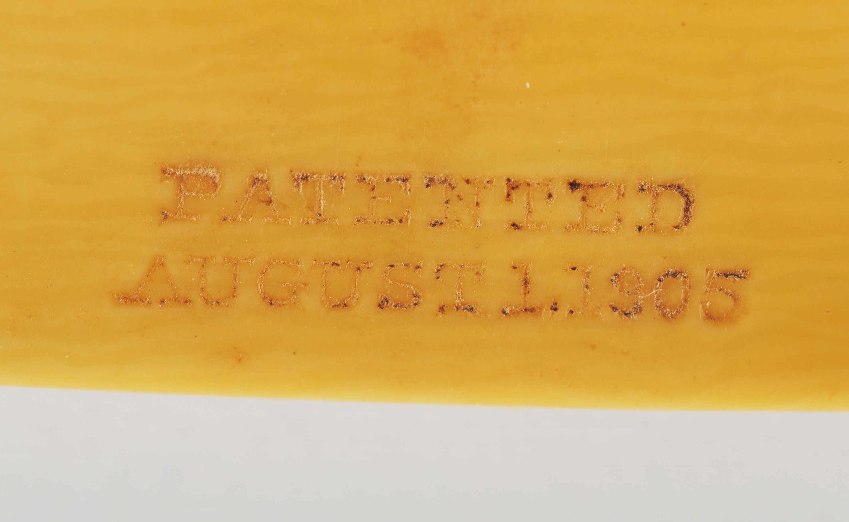 Vintage straight razor with bone/ivory handle. 