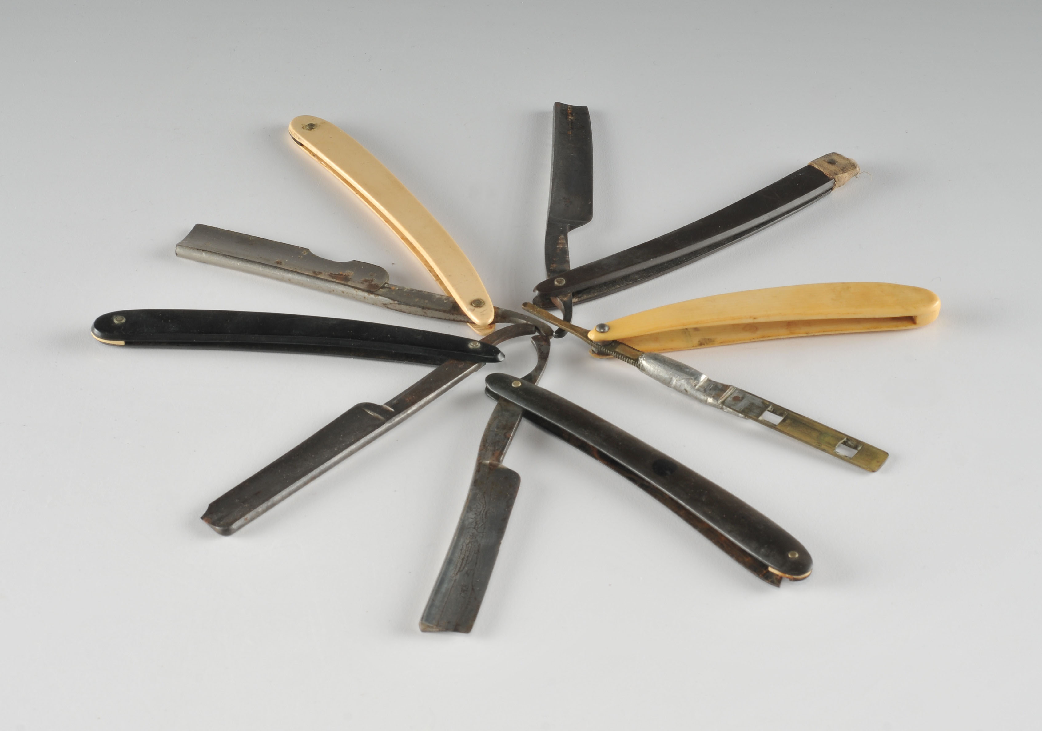 Group of (5) various vintage straight razors