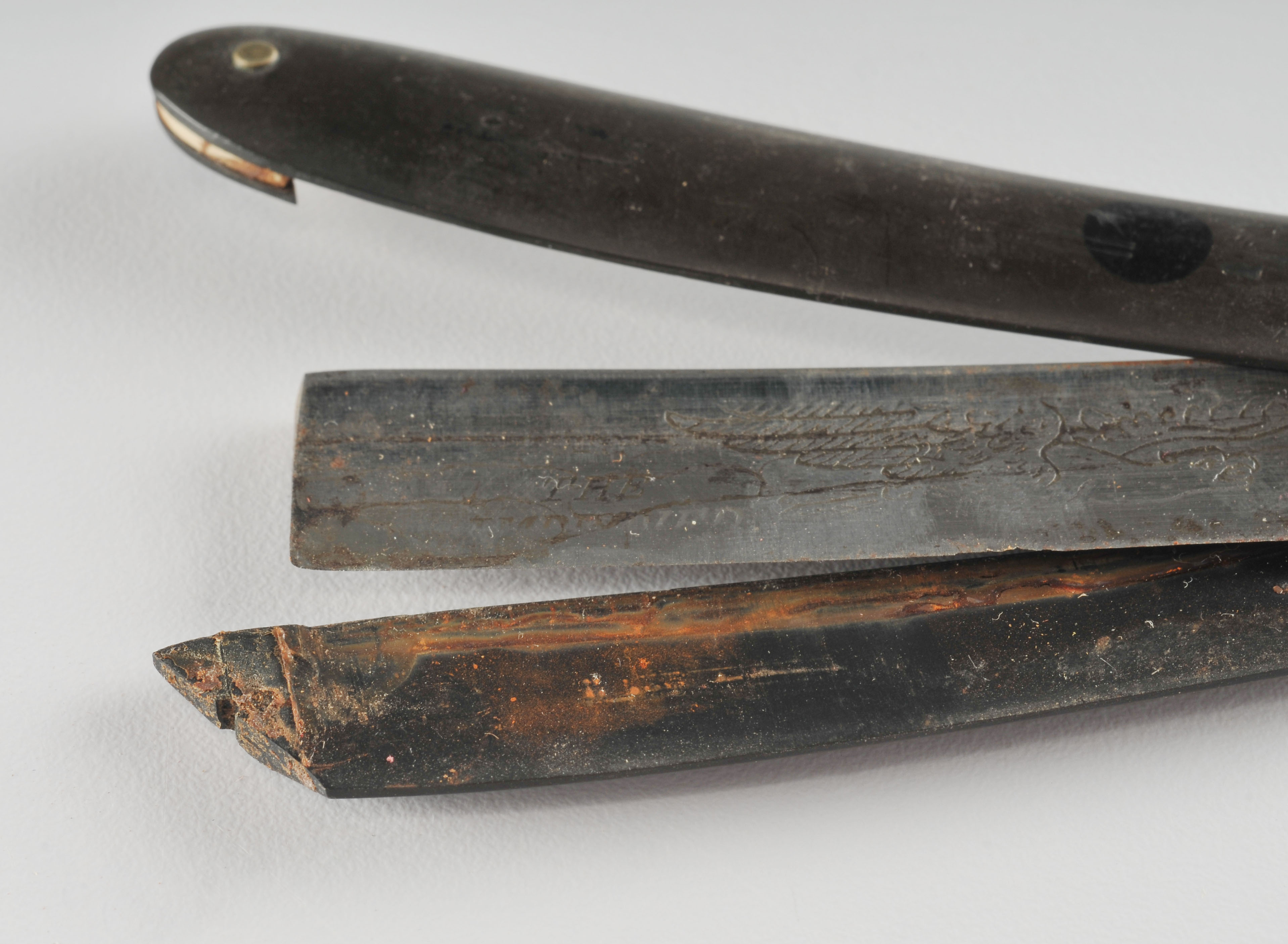 Group of (5) various vintage straight razors