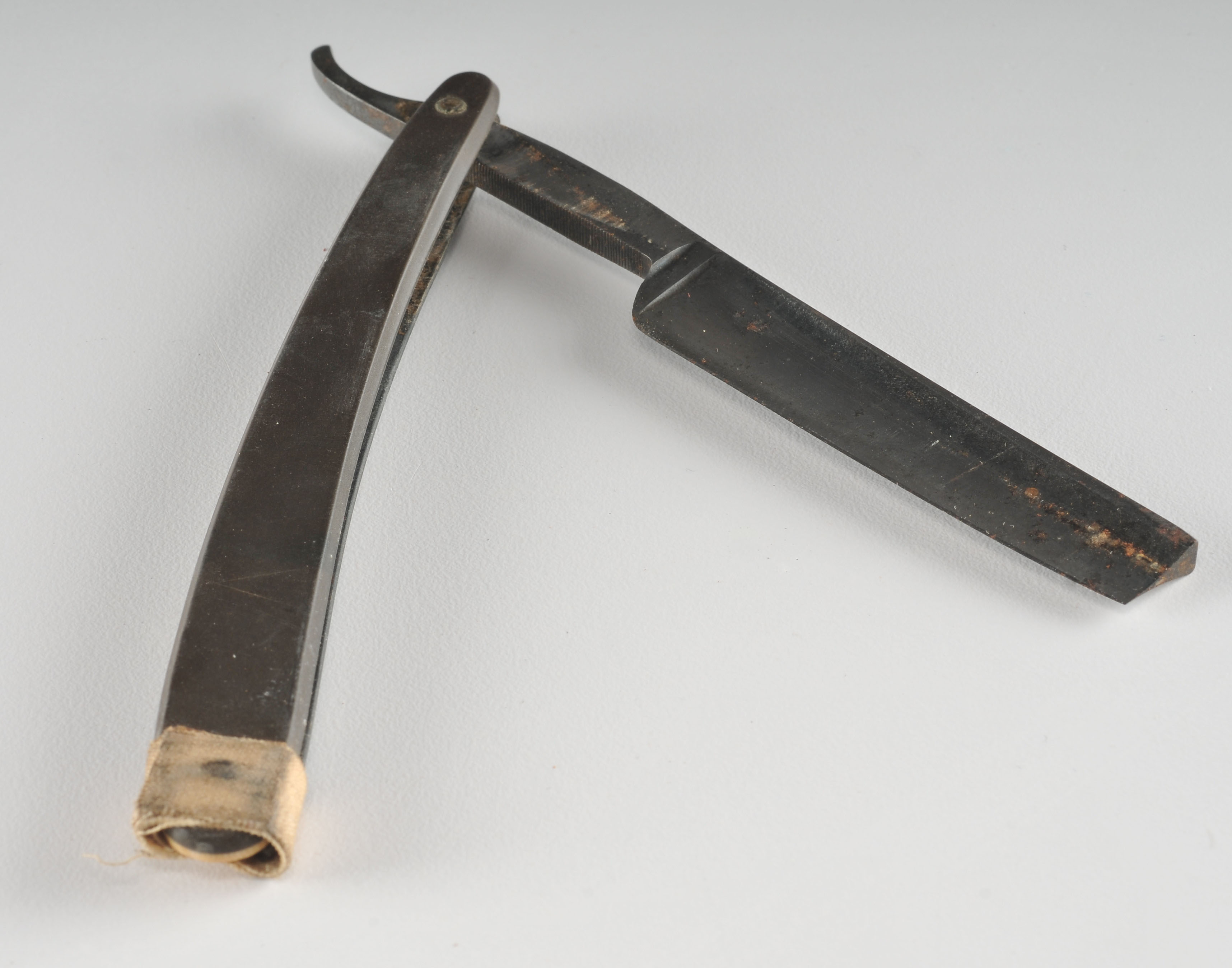 Group of (5) various vintage straight razors