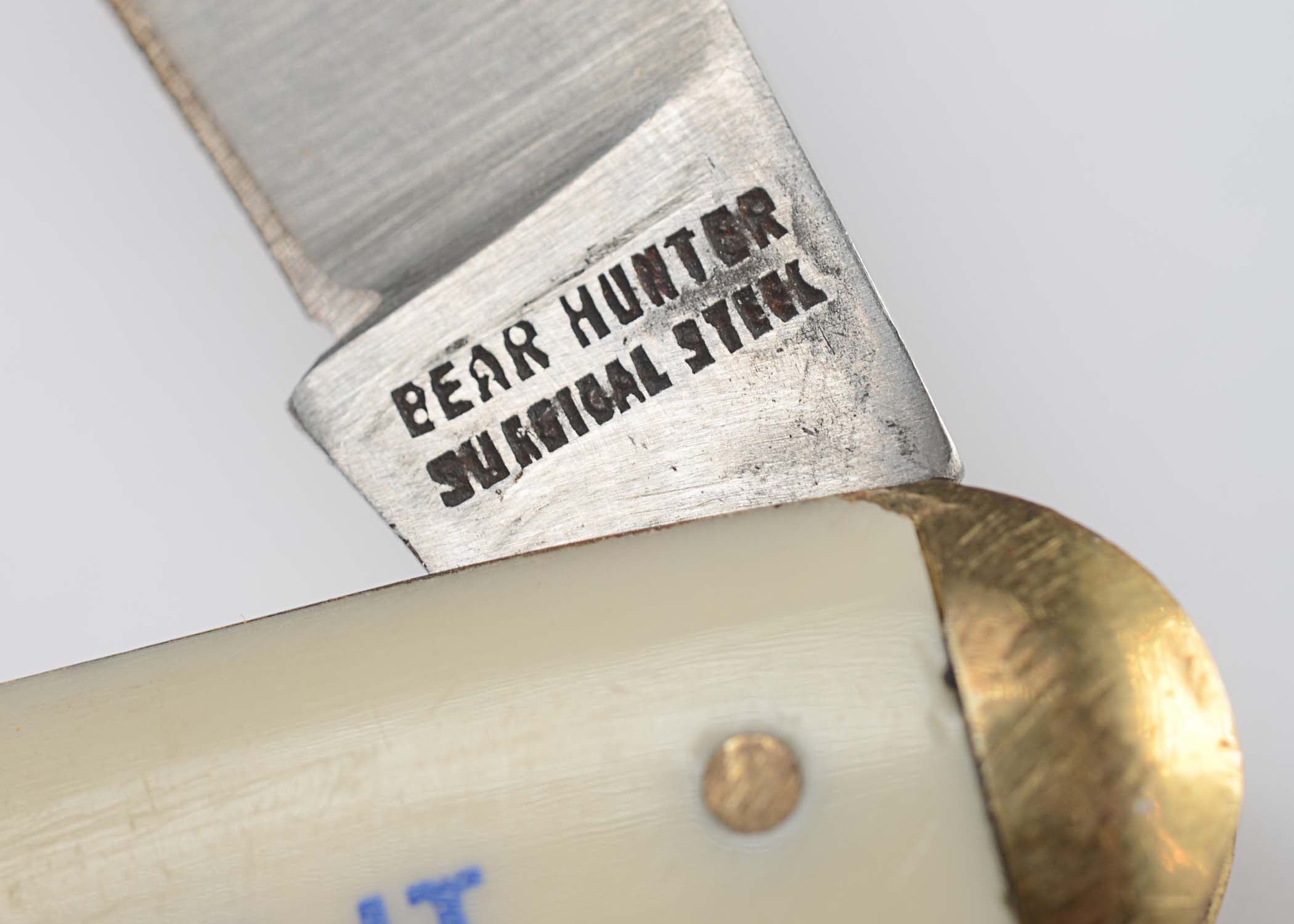 Patriotic themed vintage pocket knives