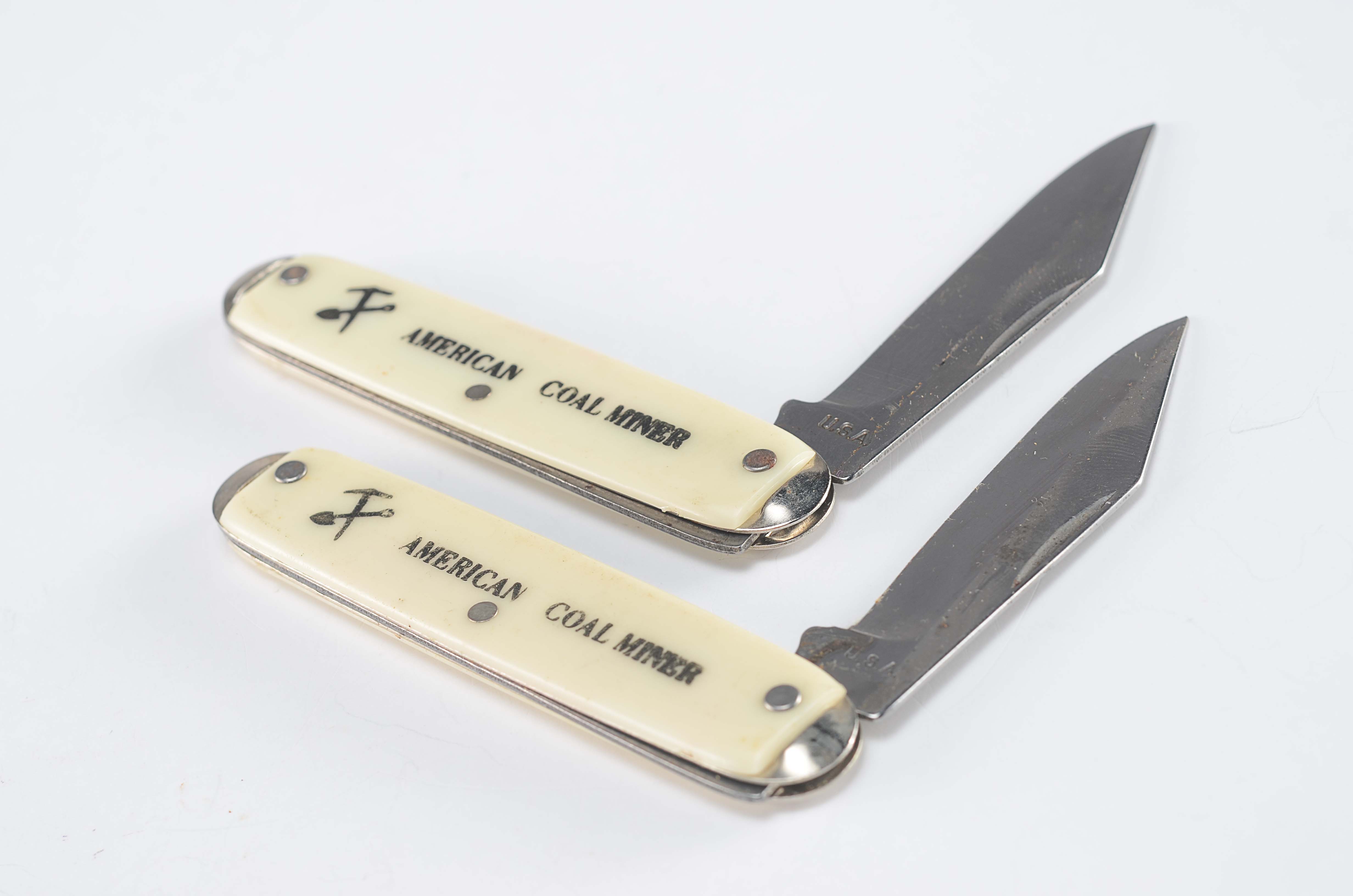 Various themed vintage pocket knives