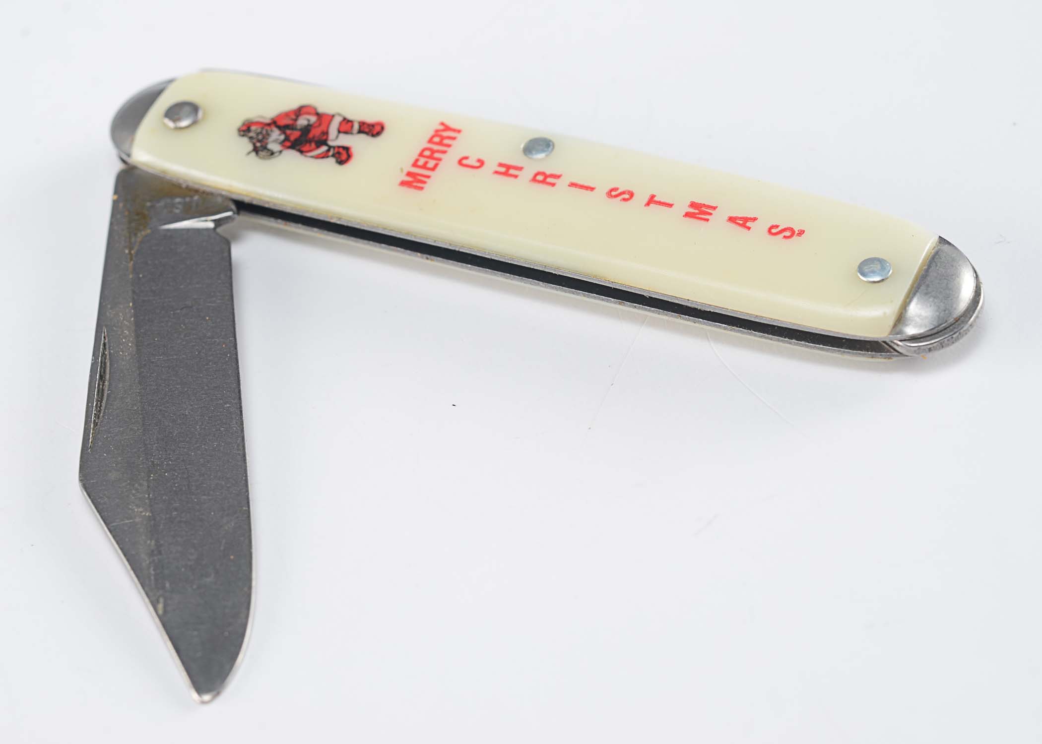 Various themed vintage pocket knives