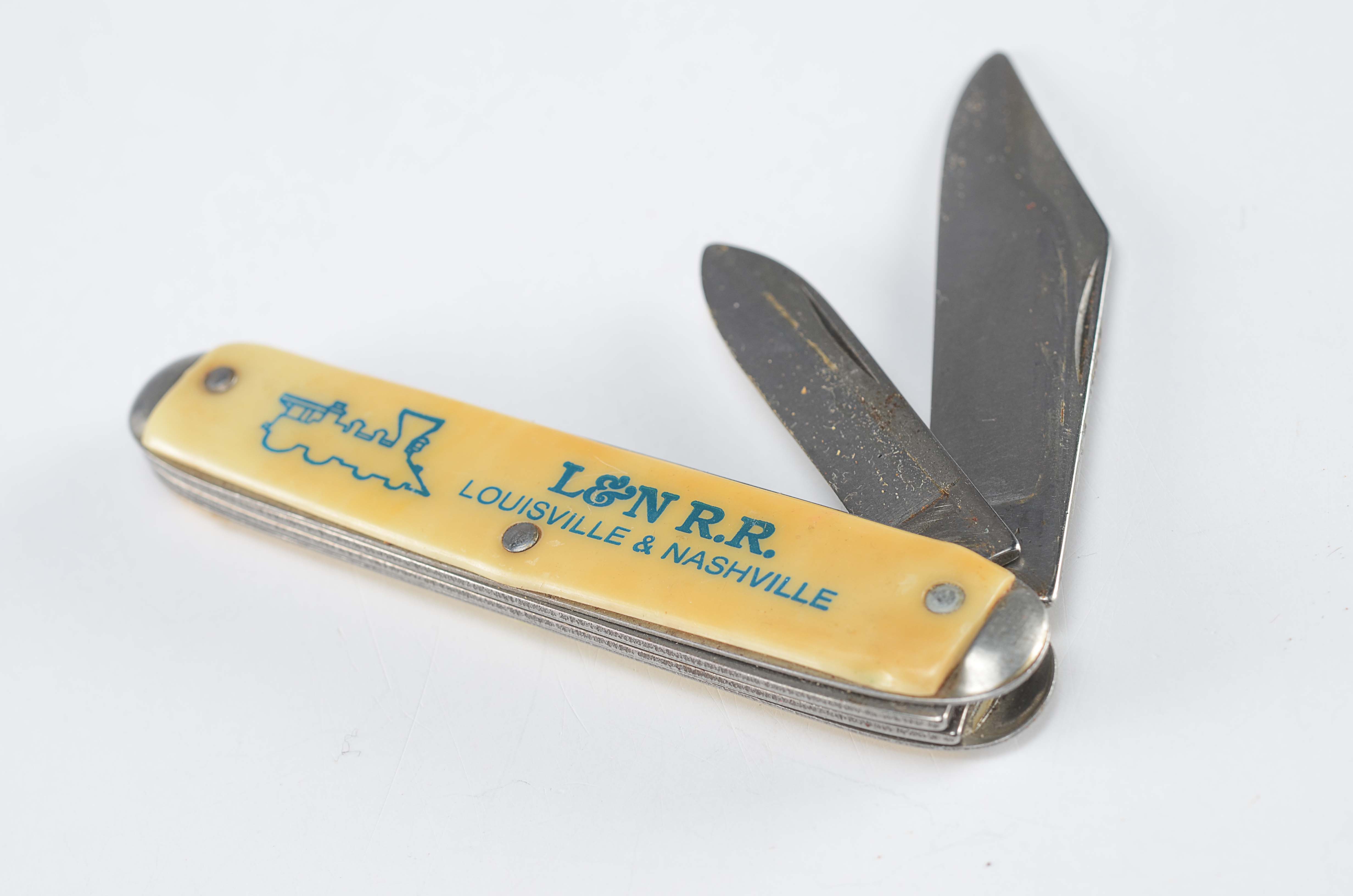 Various themed vintage pocket knives