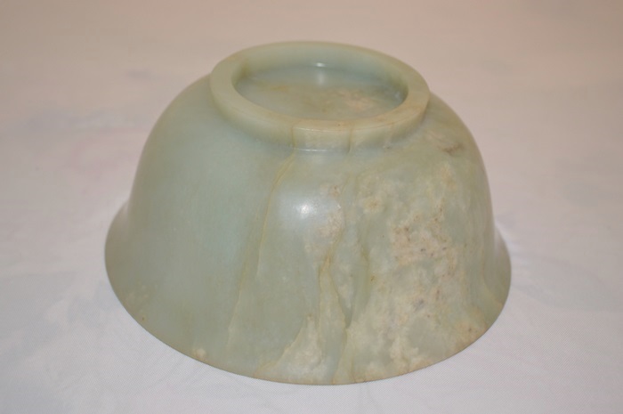 Chinese Jade Bowl, a 20th century replica of a Qianlong Era, Qing Dynasty Piece