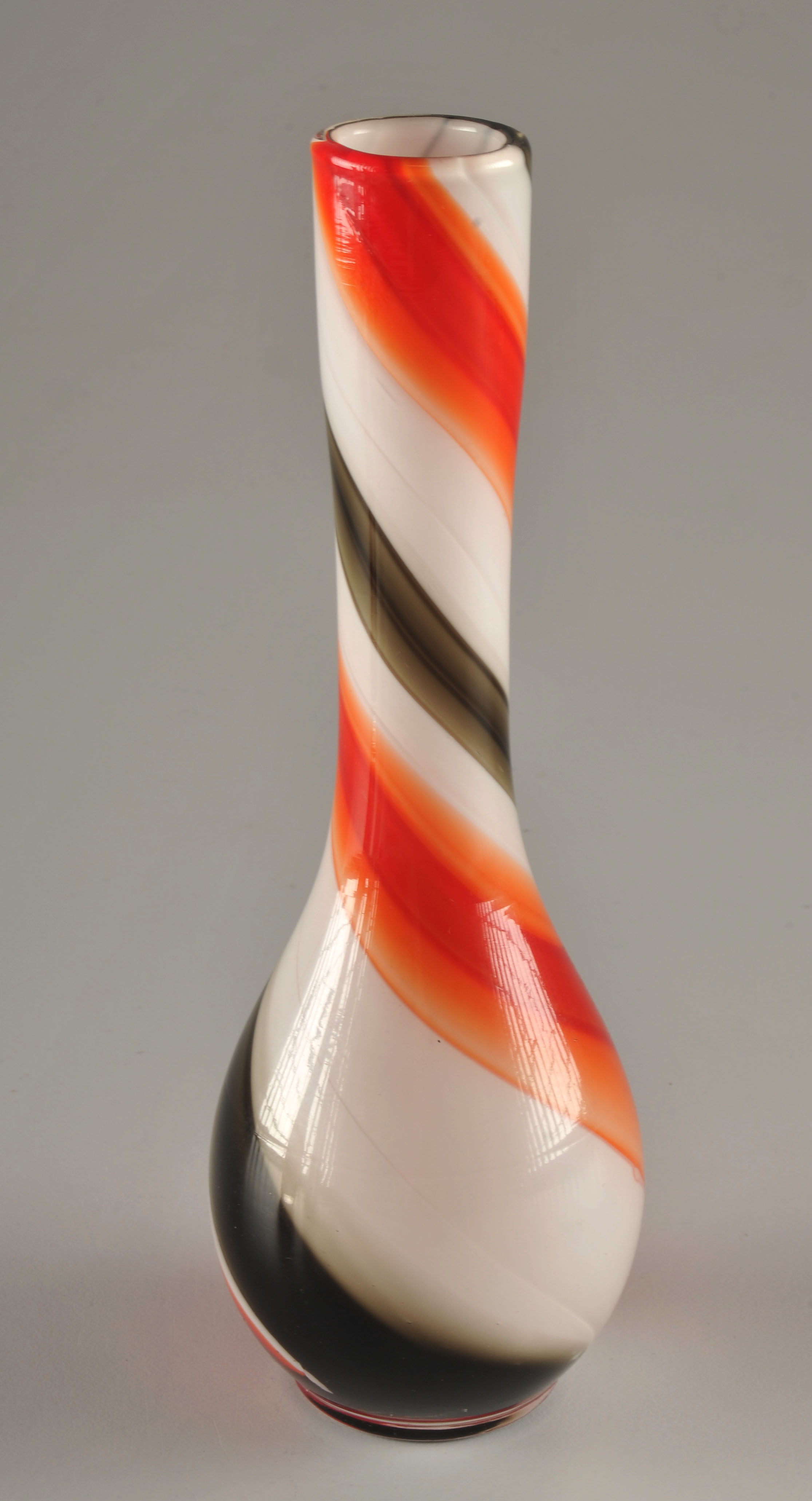 Two handblown vintage Nasco glass vases