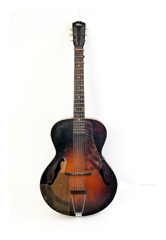 Vintage 1930-40's Gibson acoustic archtop gutair