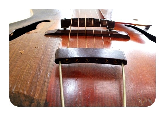 Vintage 1930-40's Gibson acoustic archtop gutair
