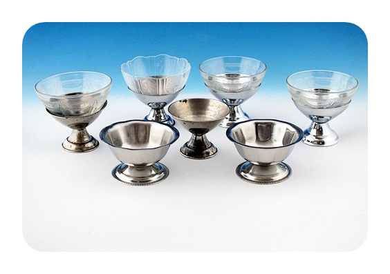 Metal sundae holders with glass inserts