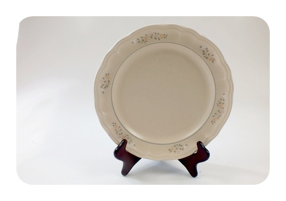 64 pieces of various style Pfaltzgaff table ware.