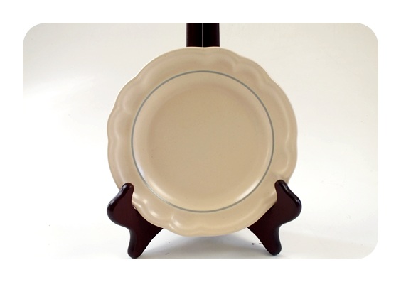 64 pieces of various style Pfaltzgaff table ware.