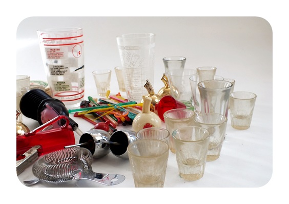 Large lot of vintage bar ware  