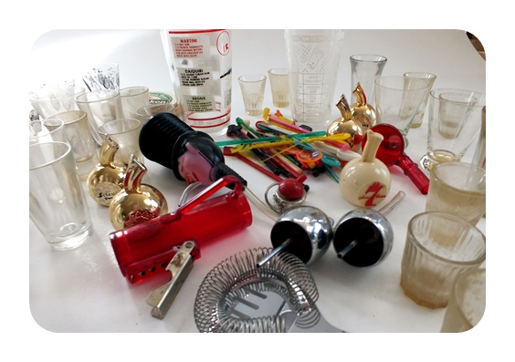 Large lot of vintage bar ware  