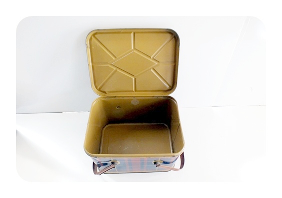 Vintage plaid metal picnic basket