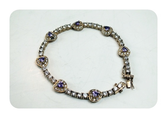 Five stunning bracelets for her