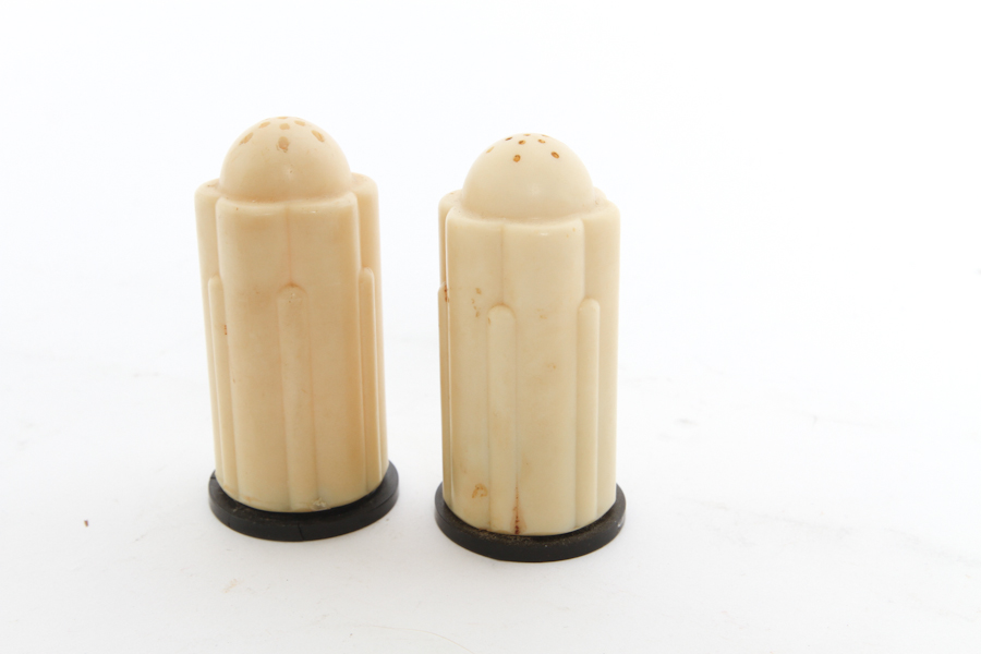 Various Vintage Kitchen Items