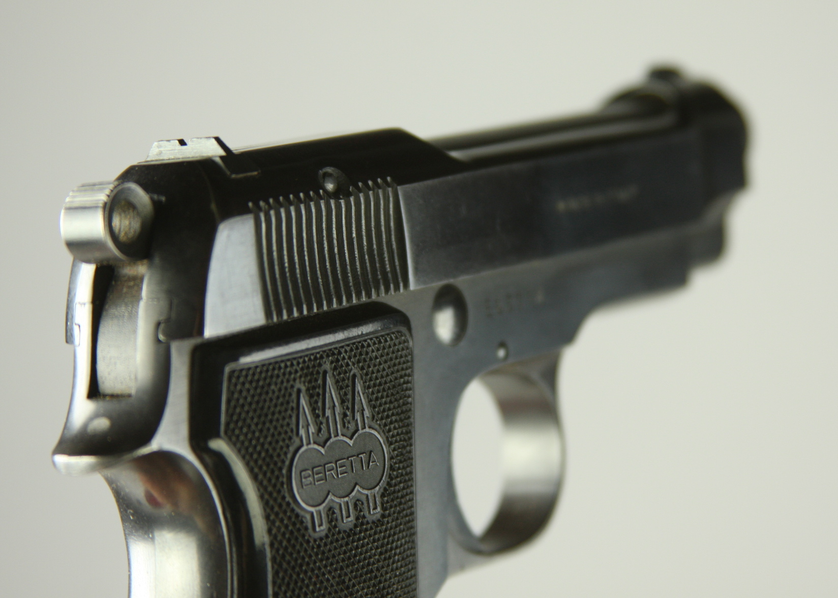 Pietro Beretta Gardone VT 9mm pistol