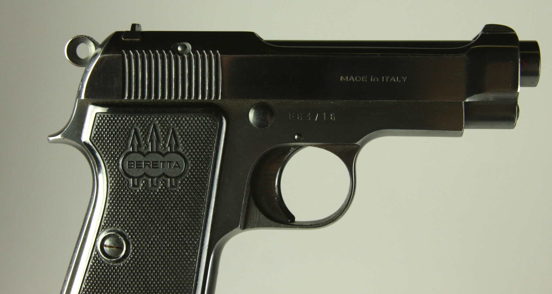 Pietro Beretta Gardone VT 9mm pistol