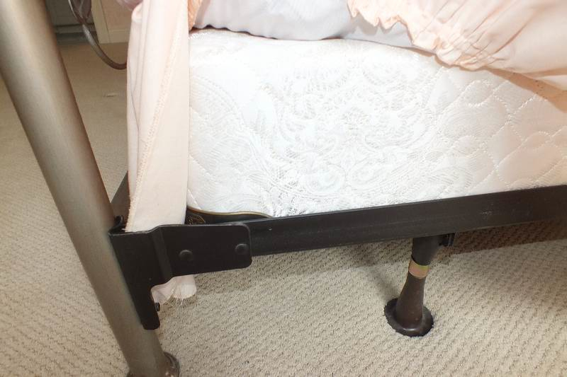 Evening Garden Iron queen size four poster  Canopy Bed 