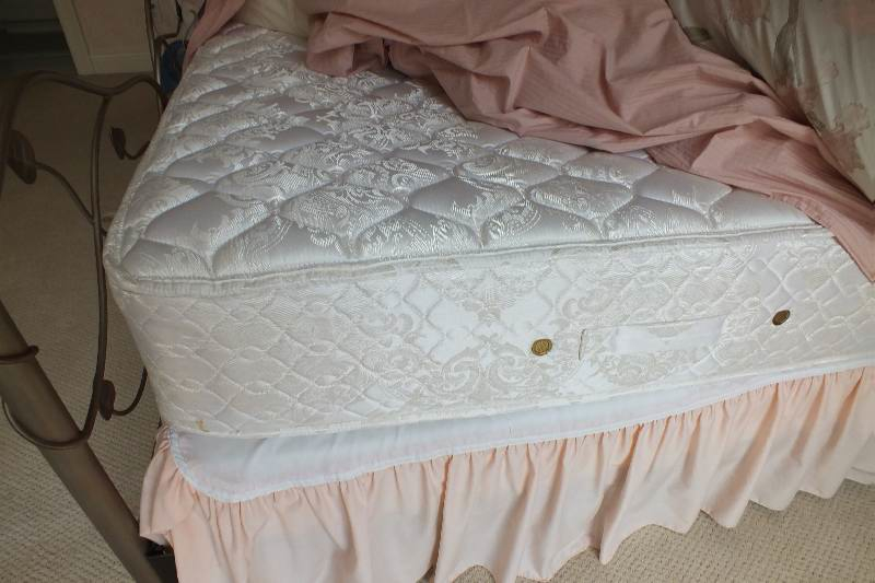 Evening Garden Iron queen size four poster  Canopy Bed 