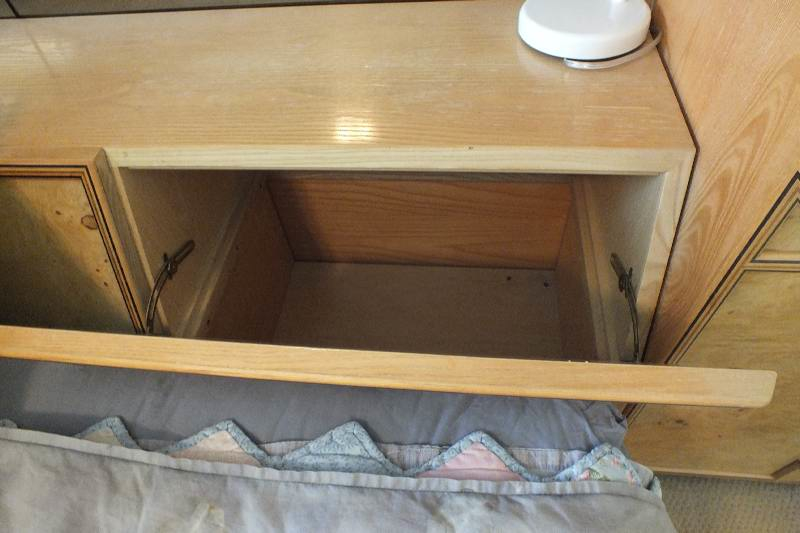 Henredon Scene Two Platform bed, headboard and two cabinets