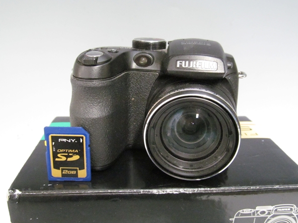 Fuji Finepix S1000-fd Digital Camera
