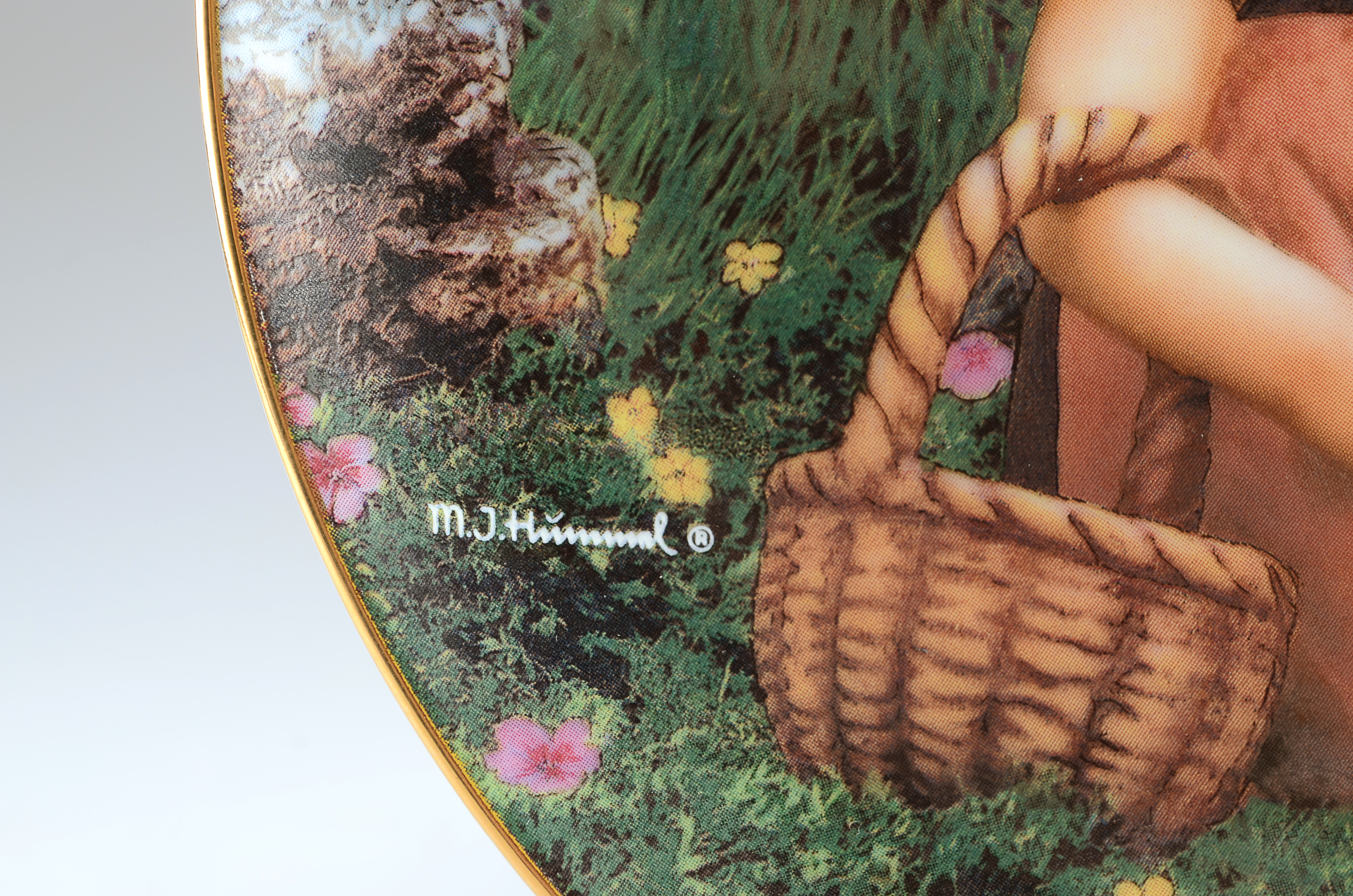 Hummel plate, Limited Edition. 'Favorite Pet, Gentle Friends'.