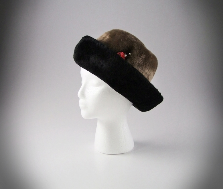 Stylish vintage Duchess felted hat in taupe and black 