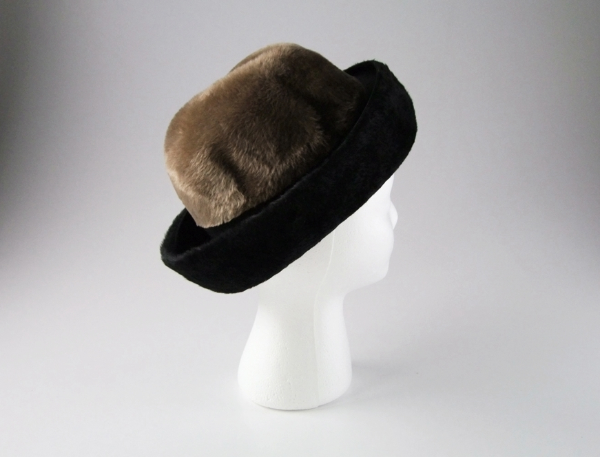 Stylish vintage Duchess felted hat in taupe and black 