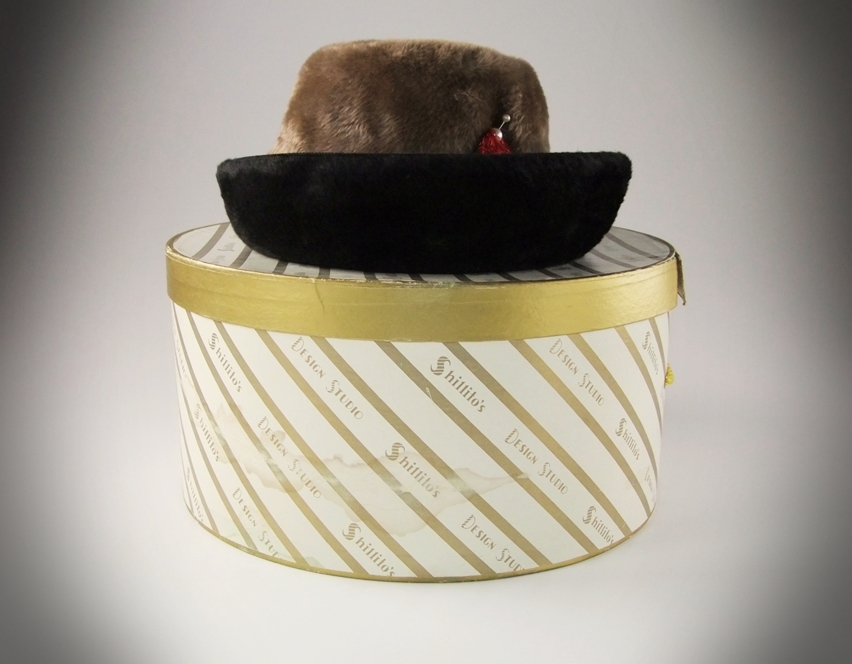 Stylish vintage Duchess felted hat in taupe and black 