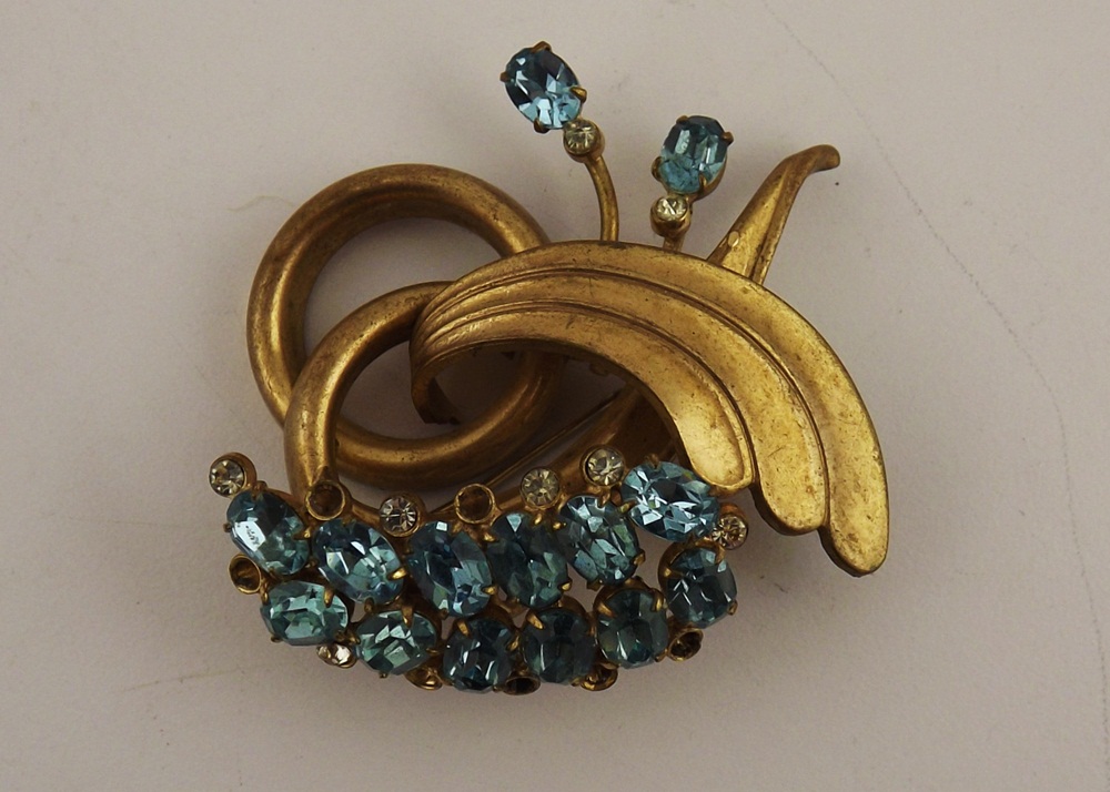 Vintage Blue Stone Swirl Pin