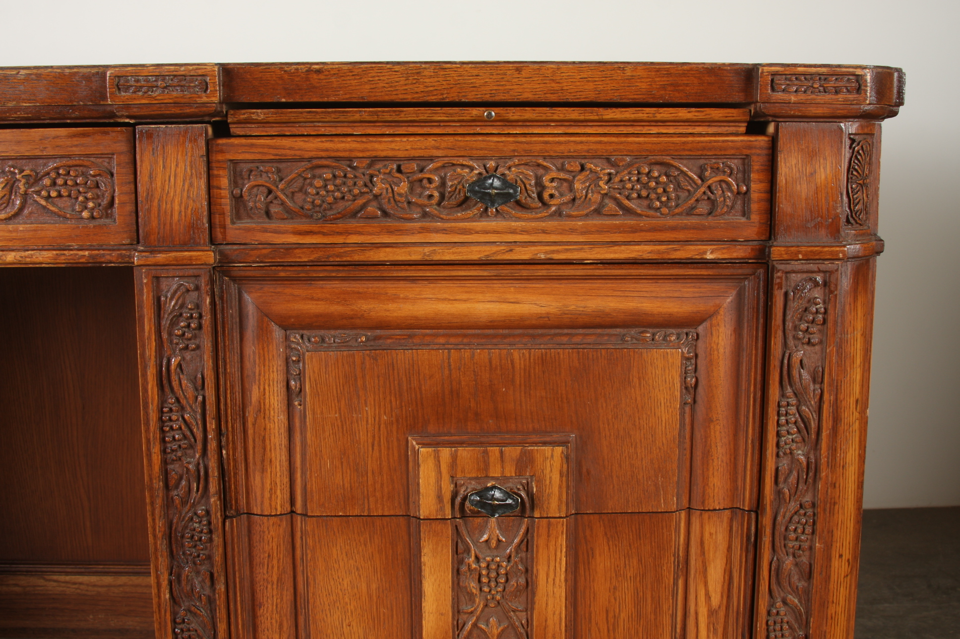 Romweber Viking Oak Executive Desk