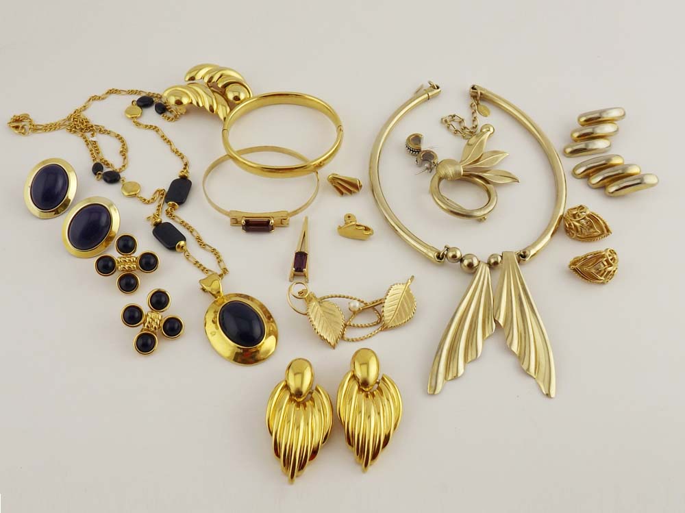 Goldtone Jewelry, Floral & Black Stones