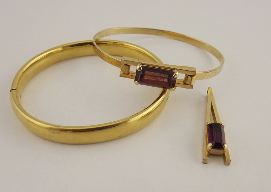 Goldtone Jewelry, Floral & Black Stones