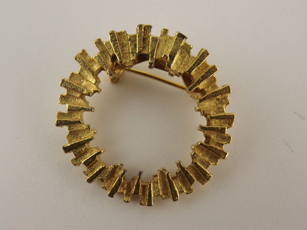 Vintage Goldtone Pins, Genuine Pearls